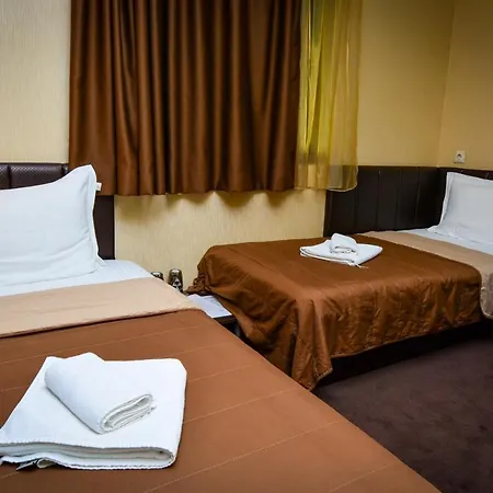 Vrazhdebna Hotell *