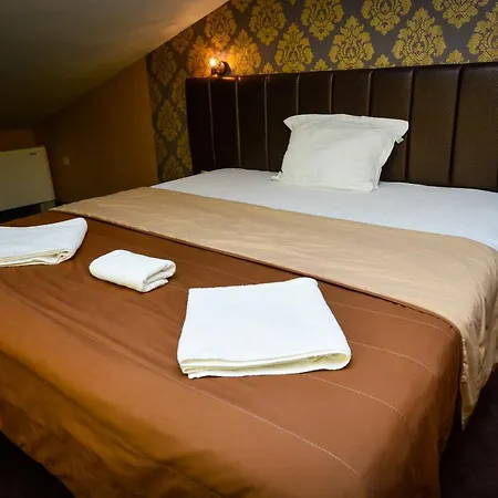 Vrazhdebna Hotel